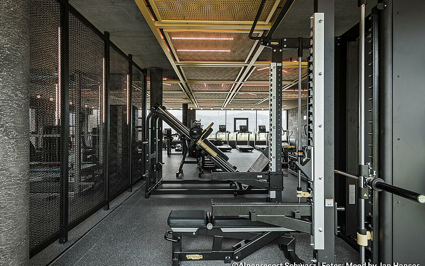 Une salle de fitness d'un domaine alpin du Tyrol équipée du sol REGUPOL everroll Une salle de fitness d'un domaine alpin du Tyrol équipée du sol REGUPOL everroll