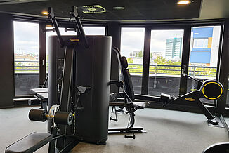 Salle de fitness de l'hôtel SANA à Berlin avec REGUPOL sonusfit et un revêtement de sol sportif REGUPOL everoll.